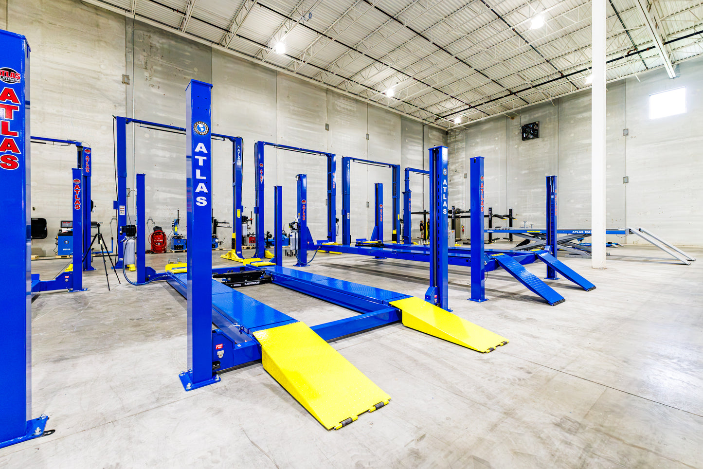 Atlas 414A 14,000 lb Alignment 4-Post Lift with Turntables