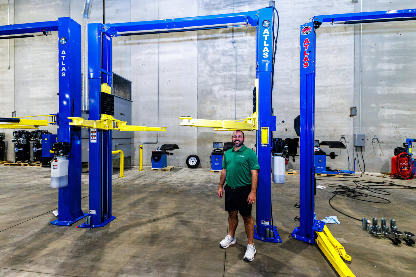 Atlas PRO-9D 9,000 lb Overhead 2-Post Lift
